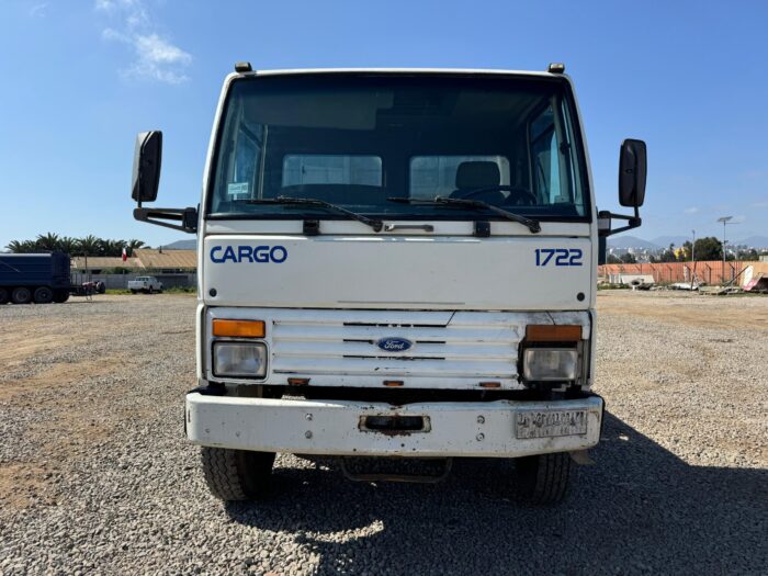 1998  Camión Ford Cargo 1722 con carroceria plana - Imagen 2