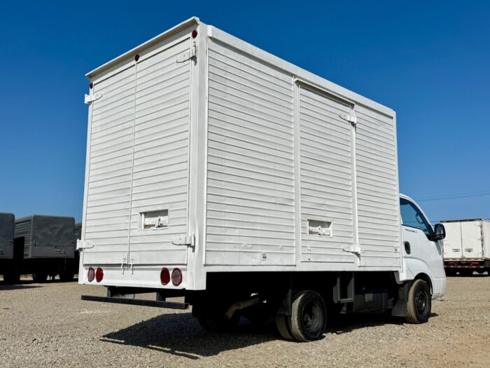 2019 Camioneta Kia Frontier 2.5 con carroceria furgón carga general - Imagen 2