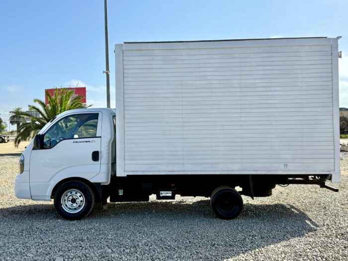 2019 Camioneta Kia Frontier 2.5 con carroceria furgón carga general - Imagen 8
