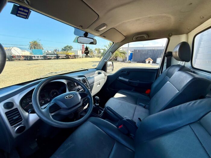 2019 Camioneta Kia Frontier 2.5 con carroceria furgón carga general - Imagen 12