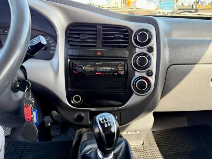 2019 Camioneta Kia Frontier 2.5 con carroceria furgón carga general - Imagen 14