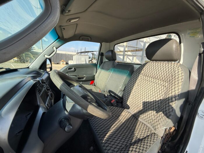 2012 Camioneta Kia Frontier 2.5 con Carroceria furgón carga general - Imagen 5