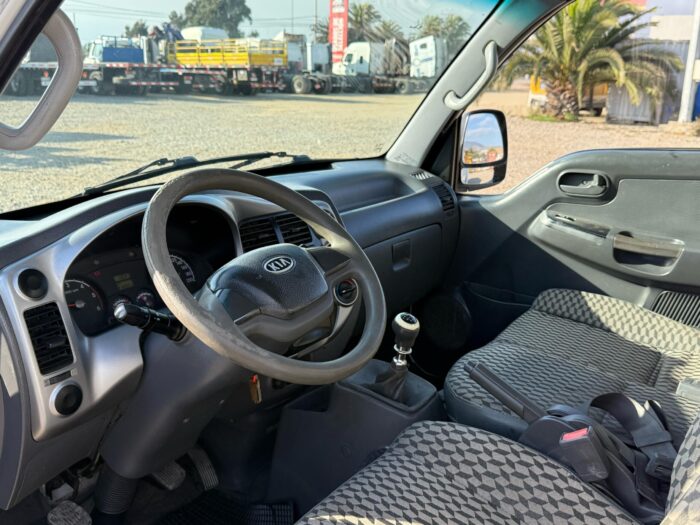 2012 Camioneta Kia Frontier 2.5 con Carroceria furgón carga general - Imagen 9