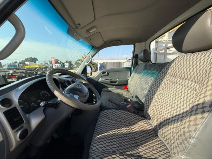 2012 Camioneta Kia Frontier 2.5 con Carroceria furgón carga general - Imagen 10