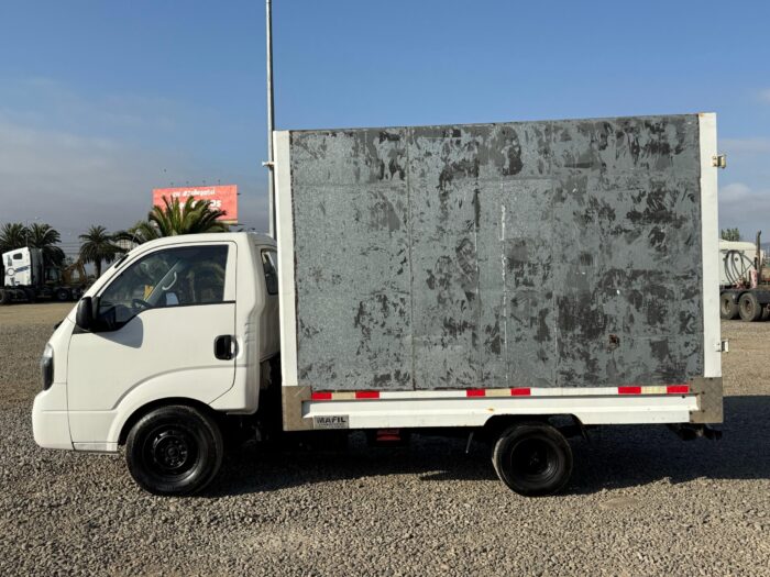 2012 Camioneta Kia Frontier 2.5 con Carroceria furgón carga general - Imagen 13