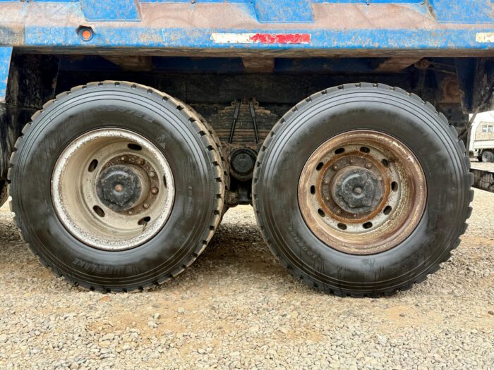 2011 Camión IVECO Trakker AD 410T42H 8x4 Tolva 20m3 - Imagen 13