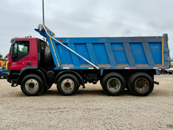 2011 Camión IVECO Trakker AD 410T42H 8x4 Tolva 20m3 - Imagen 9