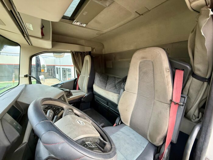2016 Tractocamion Volvo FH500 – 6x4 con paquete de resorte – Kit hidráulico – Certificado Volvo - Imagen 10