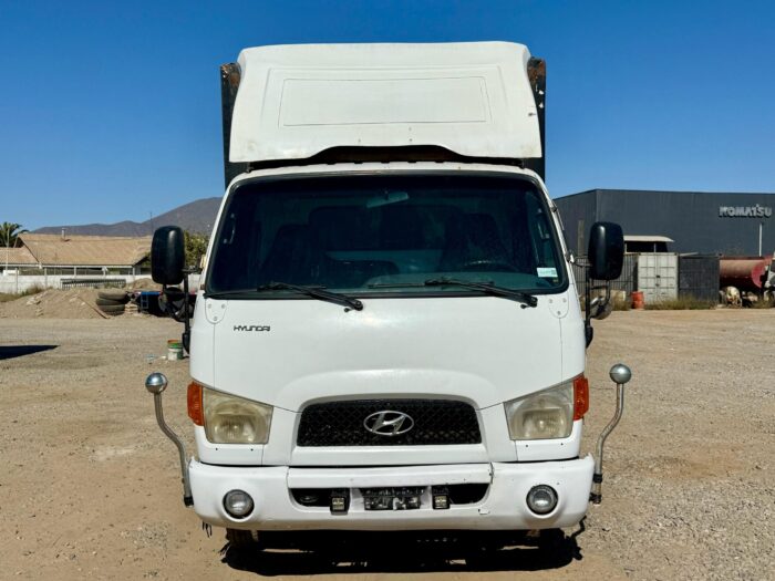2008 Camión Hyundai HD 78 STD con carrocería furgón con capacidad para 8.000 kgs - Imagen 2
