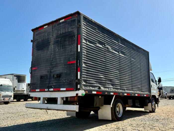 2008 Camión Hyundai HD 78 STD con carrocería furgón con capacidad para 8.000 kgs - Imagen 3