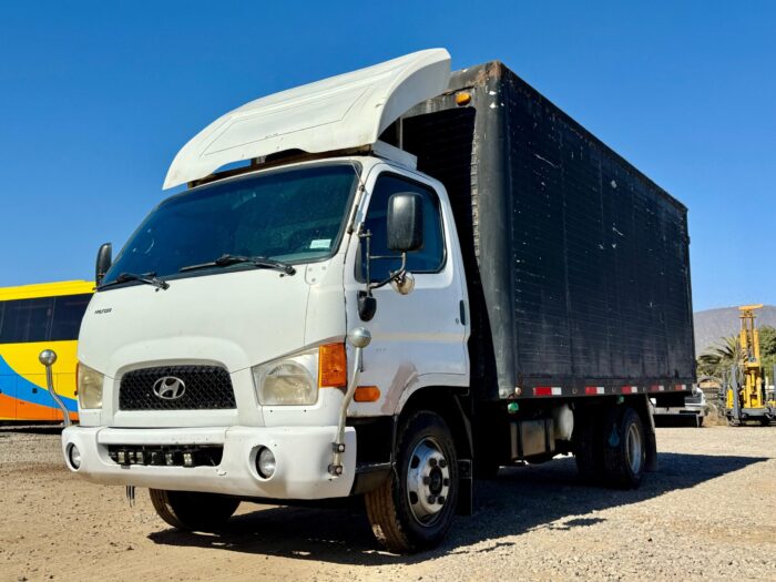 2008 Camión Hyundai HD 78 STD con carrocería furgón con capacidad para 8.000 kgs - Imagen 8