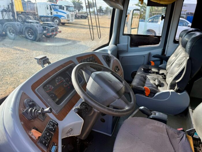 2014 Bus Volvo B420R - 2 Pisos, capacidad para 56 pasajeros con baño. - Imagen 9
