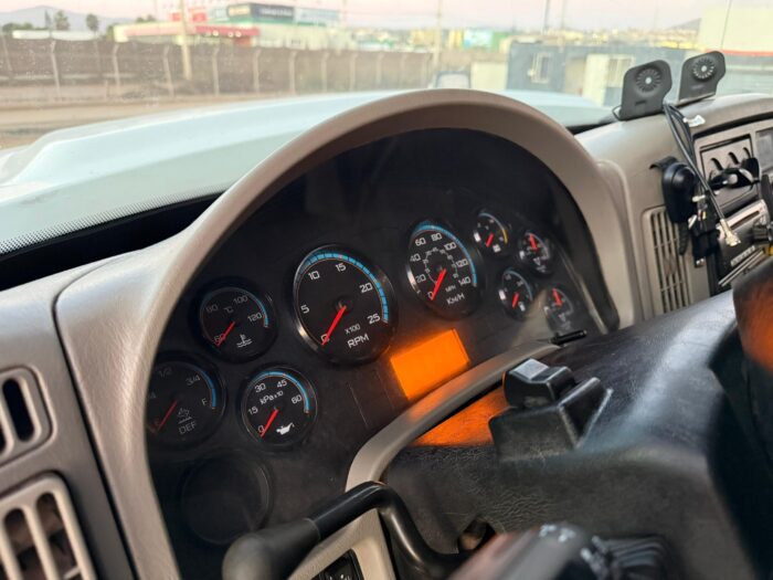 2019 Tractocamión International 7600 - 330.000 kms – 6x4 - Imagen 8