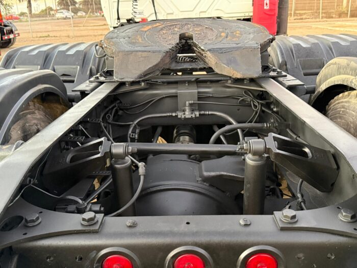 2019 Tractocamión International 7600 - 330.000 kms – 6x4 - Imagen 15