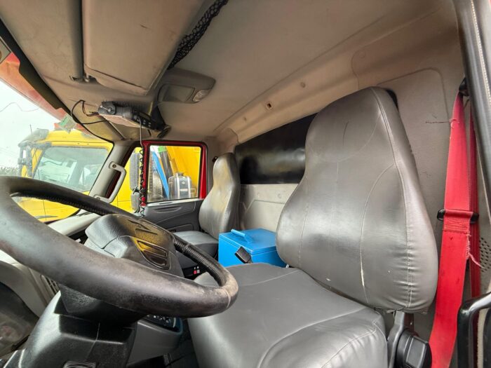2017 Camión Pluma International 7600 con Pluma Hiab XS 477 EP-5 Hiduo para 8.300 Kgs con carrocería barandas. - Imagen 17