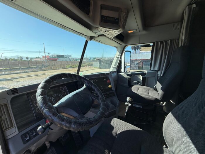 2014 Tractocamión Freightliner Columbia CL120 - Impecable – Único Dueño - 470.000 km con Kit Hidraulico – Crédito 50% de Pie saldo 24 Cuotas - Imagen 15