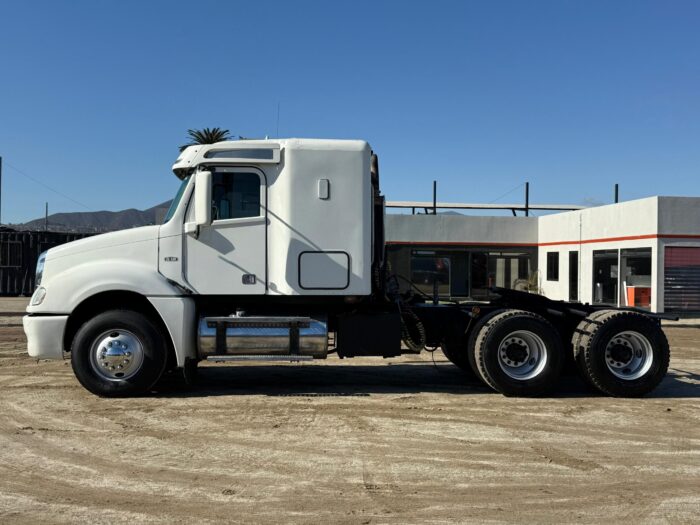2014 Tractocamión Freightliner Columbia CL120 - Impecable – Único Dueño - 470.000 km con Kit Hidraulico – Crédito 50% de Pie saldo 24 Cuotas - Imagen 20