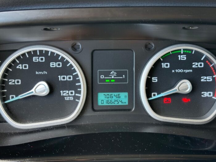 2020 Camión Ford Cargo 3133 Tolva 15m3 con encarpe - Excelente Estado - Imagen 13