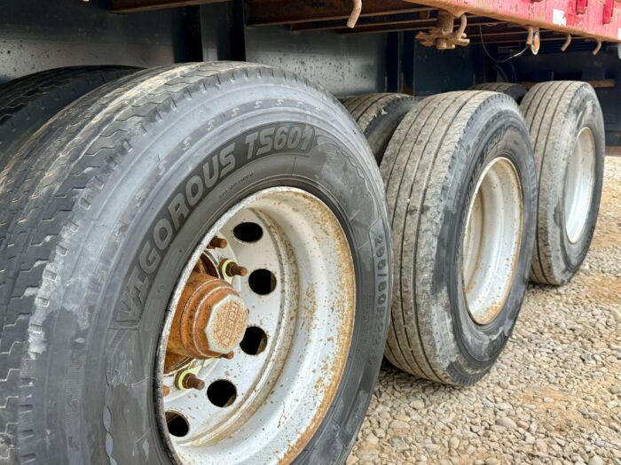 2021 Semiremolque Goren Rampla Plana con Barandas y Piñas – 13.50 m – 3 Ejes - Imagen 12