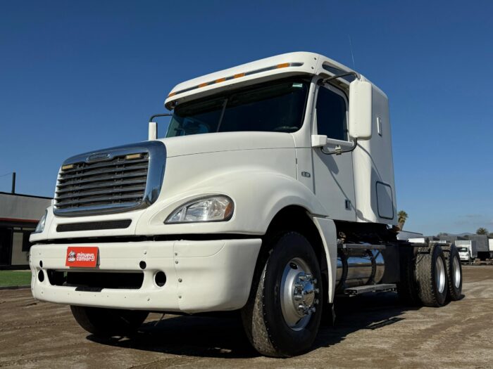 2014 Tractocamión Freightliner Columbia CL120 - Impecable – Único Dueño - 470.000 km con Kit Hidraulico – Crédito 50% de Pie saldo 24 Cuotas - Imagen 4