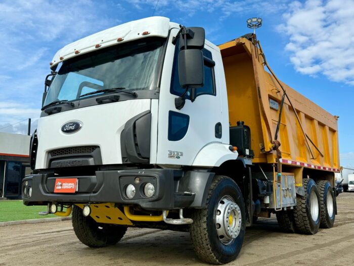2020 Camión Ford Cargo 3133 Tolva 15m3 con encarpe - Excelente Estado - Imagen 6