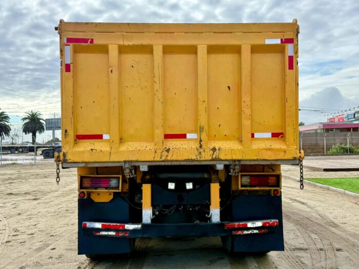 2020 Camión Ford Cargo 3133 Tolva 15m3 con encarpe - Excelente Estado - Imagen 5