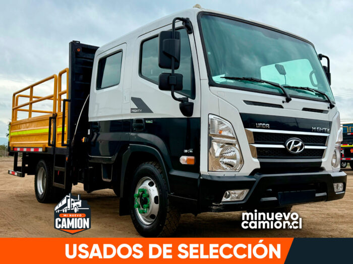 2022 Camión Hyundai Mighty EX6 DLX Doble Cabina – Carroceria Plana con Barandas