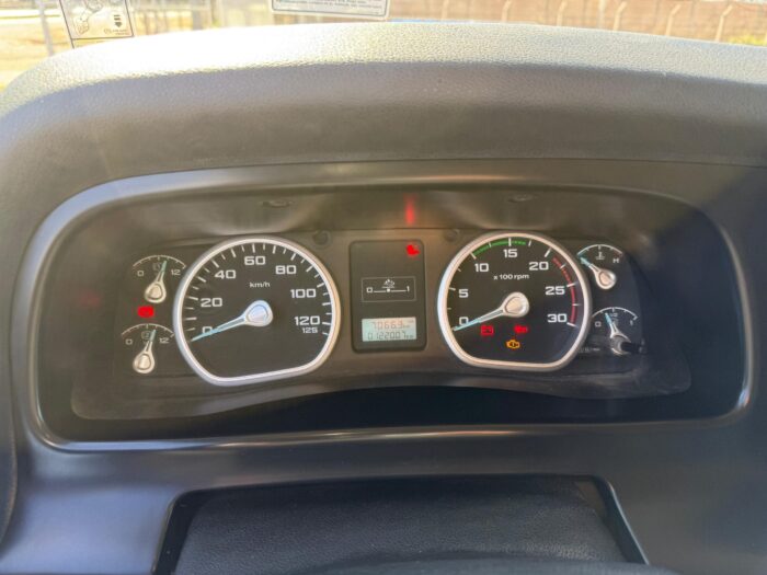 2015 Camión Ford Cargo 3133C - Especial para Tolva, Amplirroll o Aljibe de 20.000 lts - Imagen 17