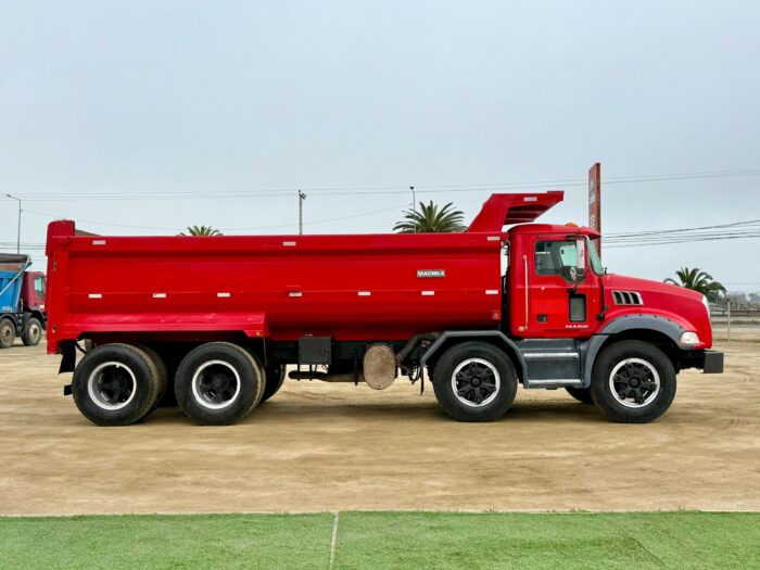 2013 Camión Mack GU813 Granite Tolva Machile 20m3 - 8x4 - Imagen 9