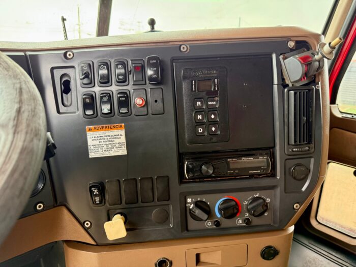 2013 Camión Mack GU813 Granite Tolva Machile 20m3 - 8x4 - Imagen 2