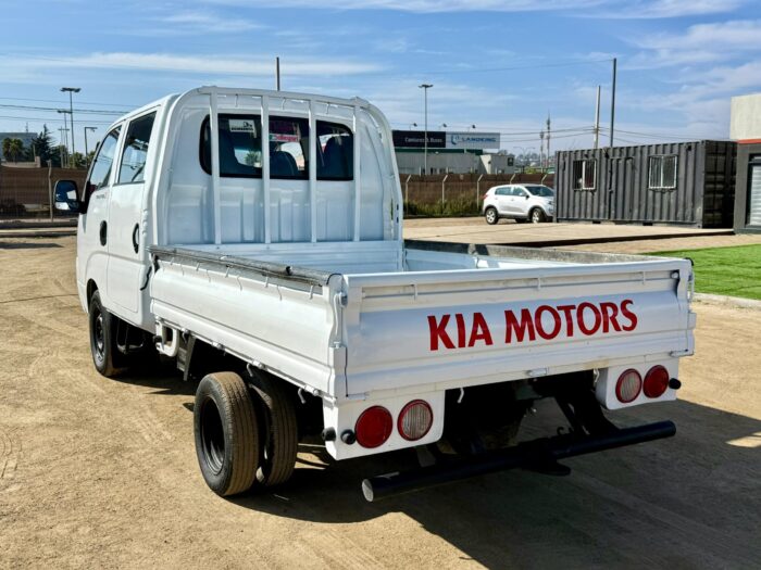 2012 Camioneta Kia Frontier 2.5 Doble cabina con pickup - Imagen 7