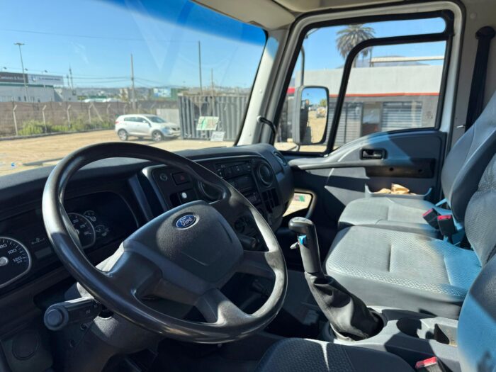 2015 Camión Ford Cargo 3133C - Especial para Tolva, Amplirroll o Aljibe de 20.000 lts - Imagen 19