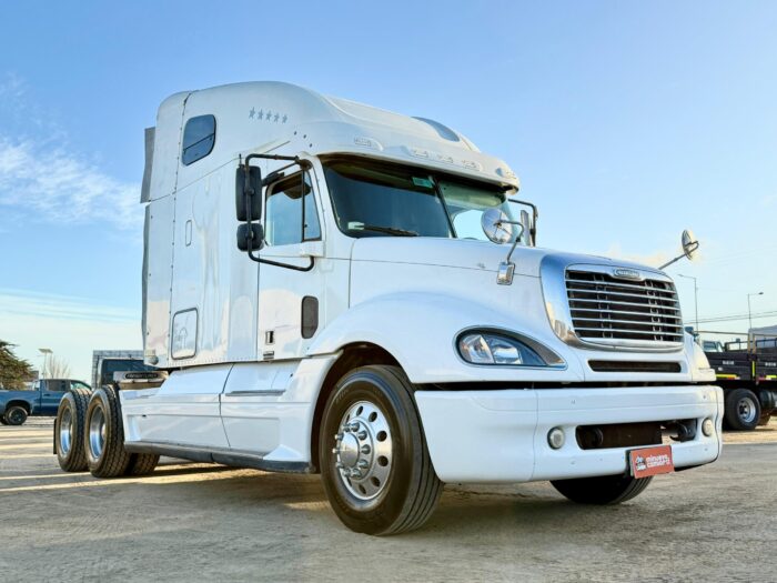2011 Tractocamión Freightliner Columbia CL120 – Cabina Alta – Neumaticos Nuevos - Imagen 2
