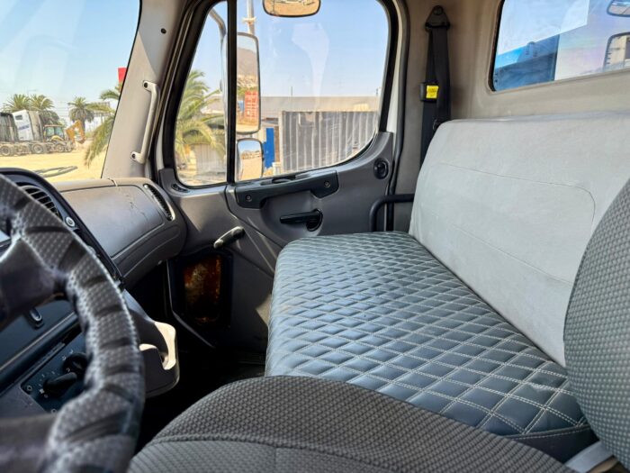 2014 Camión Freightliner M2 106 Texas Edition Carrocería Plana 10.000 kgs - Imagen 6