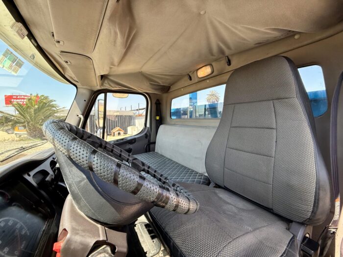 2014 Camión Freightliner M2 106 Texas Edition Carrocería Plana 10.000 kgs - Imagen 9