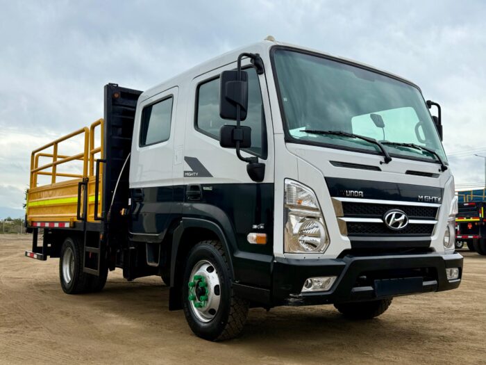 2022 Camión Hyundai Mighty EX6 DLX Doble Cabina – Carroceria Plana con Barandas - Imagen 5