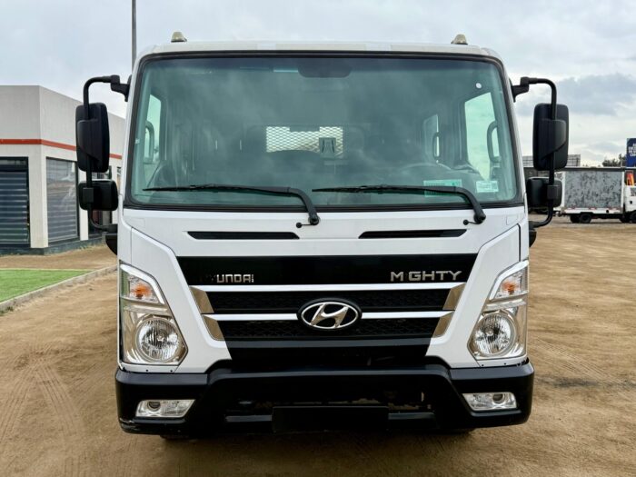 2022 Camión Hyundai Mighty EX6 DLX Doble Cabina – Carroceria Plana con Barandas - Imagen 6