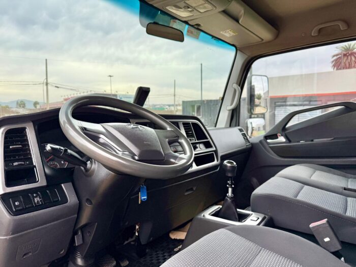 2022 Camión Hyundai Mighty EX6 DLX Doble Cabina – Carroceria Plana con Barandas - Imagen 12