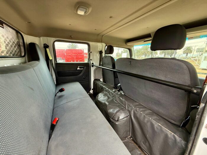 2022 Camión Hyundai Mighty EX6 DLX Doble Cabina – Carroceria Plana con Barandas - Imagen 15