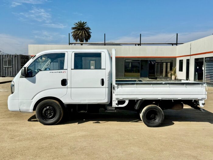 2012 Camioneta Kia Frontier 2.5 Doble cabina con pickup - Imagen 8