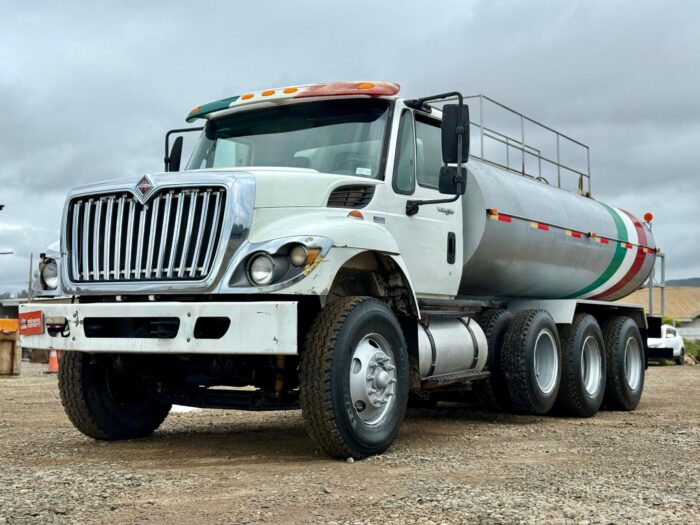 2011 Camión International Workstar 7400 con Estanque Aljibe de 15.000 lts - Imagen 9