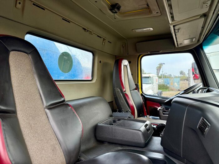 2019 Camión Volvo FMX 500 Estanque Aljibe Presurizado 20.000 lts - Imagen 12