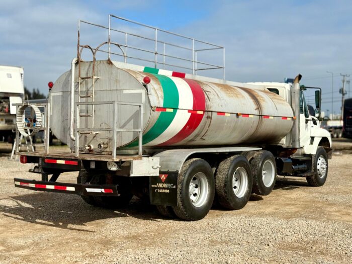 2010 Camión International Workstar 7400 con Estanque Aljibe de 15.000 lts - Imagen 6
