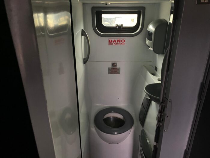 2013 Bus Scania K410 Salón Cama 43 Pasajeros – 2 pisos - Imagen 9