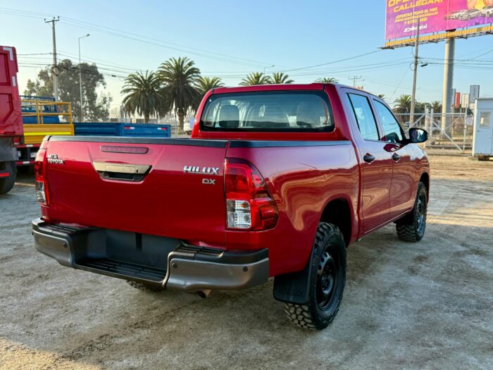 2023 Camioneta Toyota Hilux DX 4x4 Doble Cabina – Impecable estado - Imagen 3