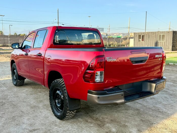2023 Camioneta Toyota Hilux DX 4x4 Doble Cabina – Impecable estado - Imagen 5