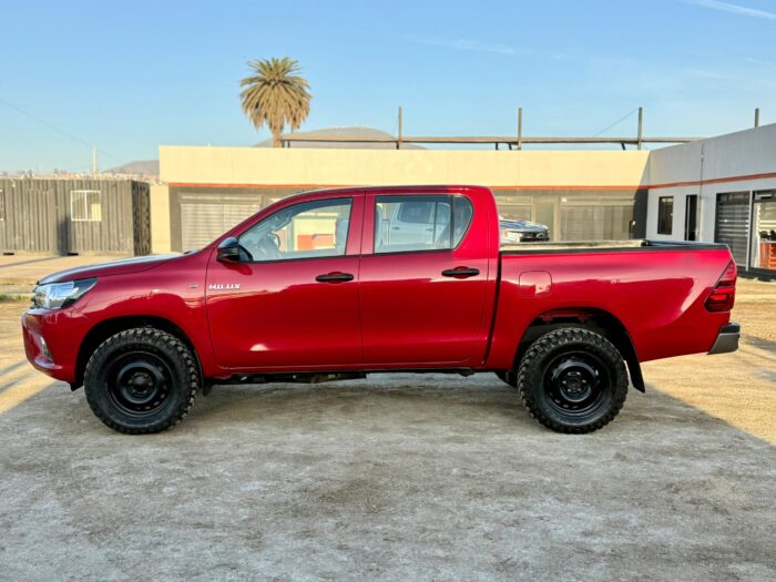 2023 Camioneta Toyota Hilux DX 4x4 Doble Cabina – Impecable estado - Imagen 9