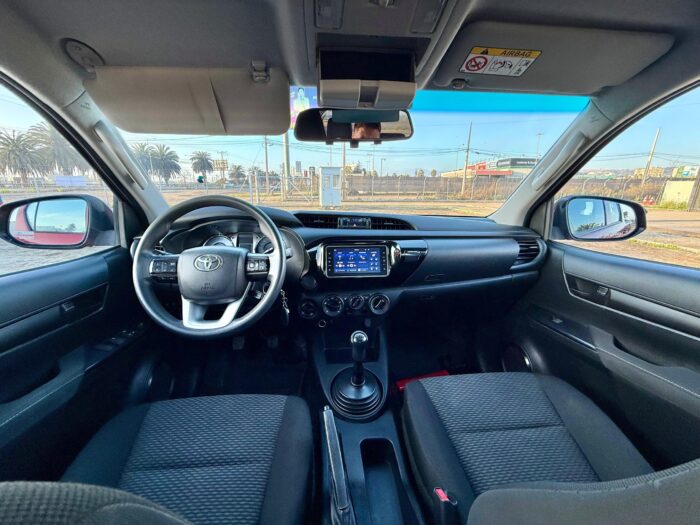 2023 Camioneta Toyota Hilux DX 4x4 Doble Cabina – Impecable estado - Imagen 13