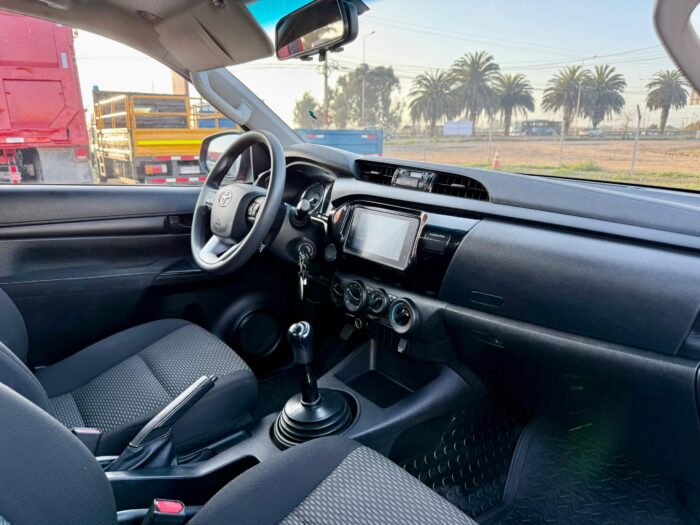 2023 Camioneta Toyota Hilux DX 4x4 Doble Cabina – Impecable estado - Imagen 16