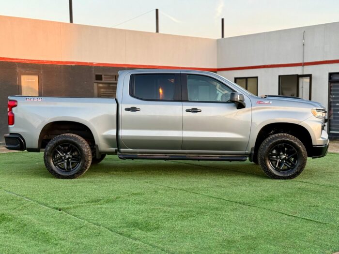 2025 Camioneta Chevrolet Silverado Z71 4x4 5.3 – Full Equipo - Imagen 4